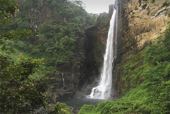   (Laxapana Falls)