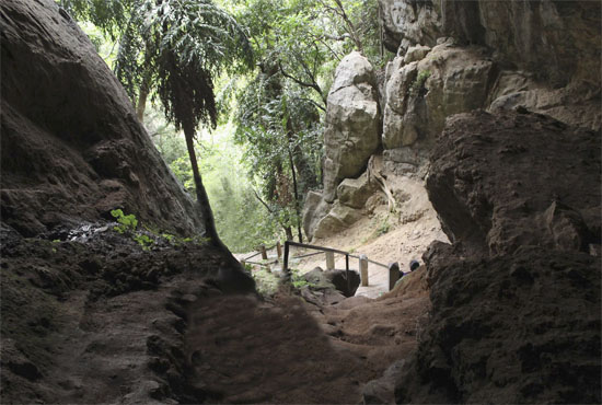   (Ravana Cave)